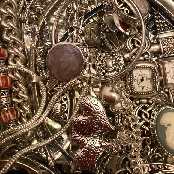 3 LBs Vintage Modern Jewelry Lot- MYSTERY BOX! Wearable Estate Sale Designer - Picture 3 of 10